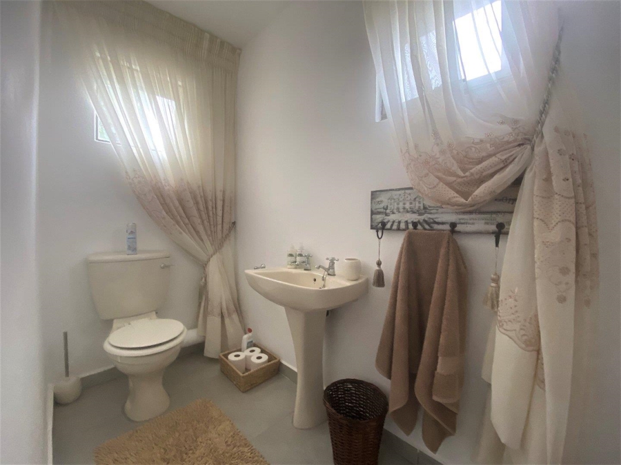 3 Bedroom Property for Sale in Wavecrest Eastern Cape